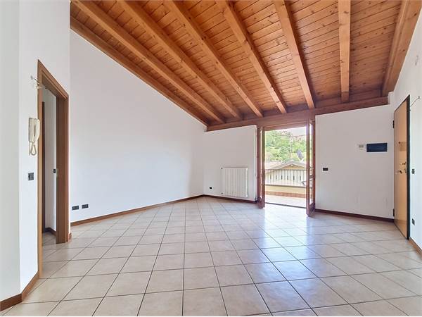 TRILOCALE CON TERRAZZA VIVIBILE E BOX